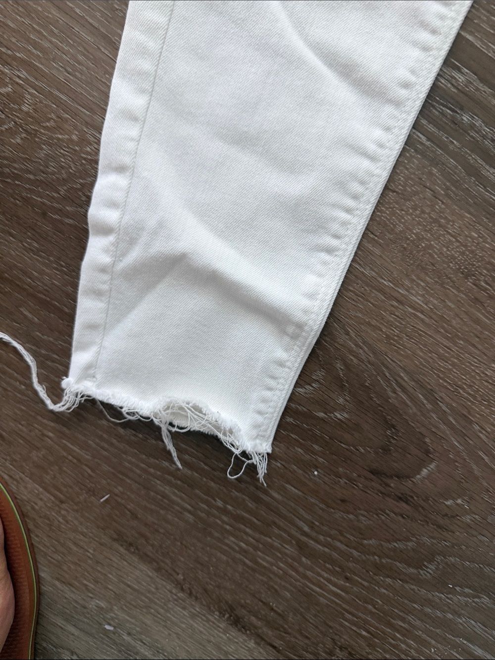 Zara White Skinny Jeans with Knee Rips - Picture 3 of 7
